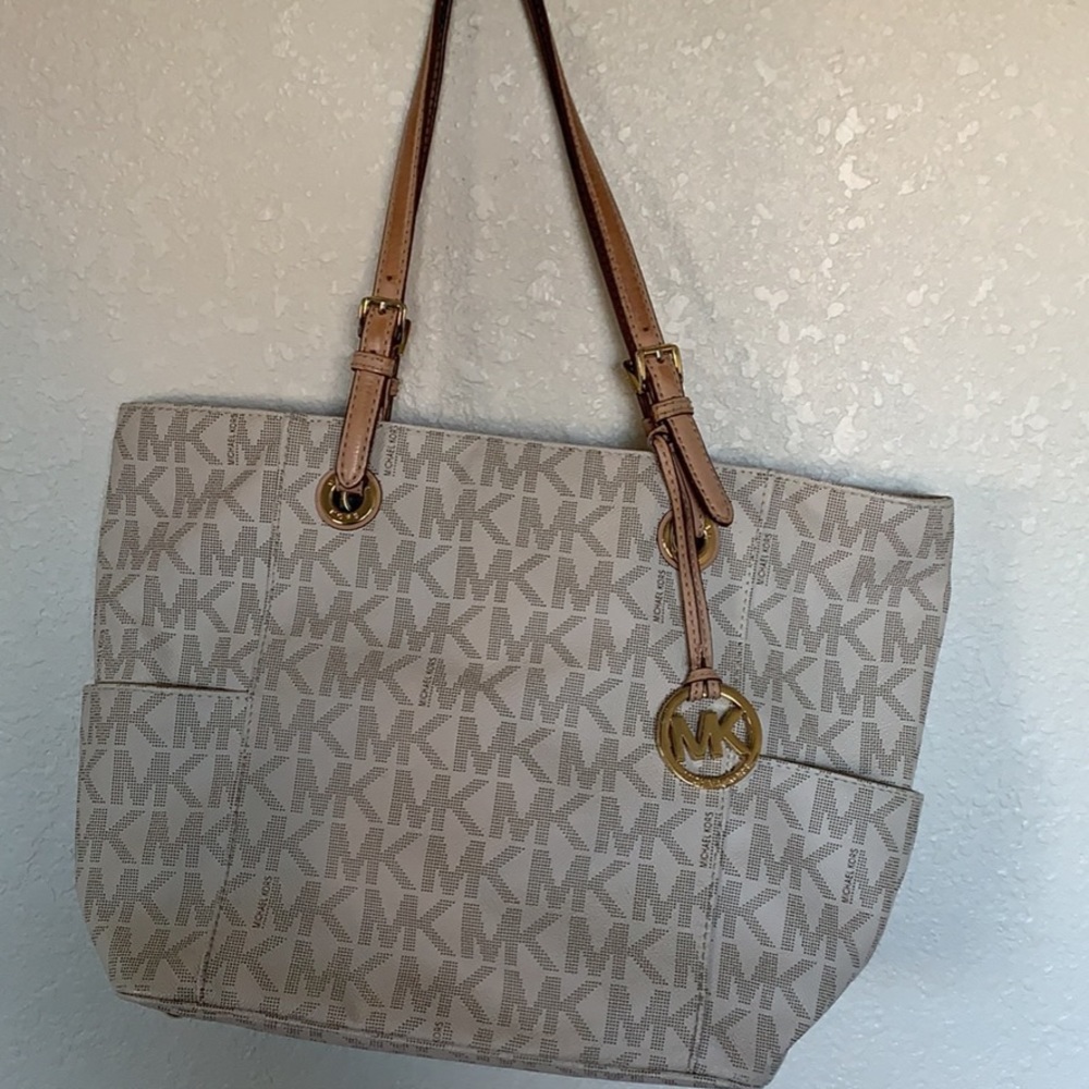 Michael Kors purse